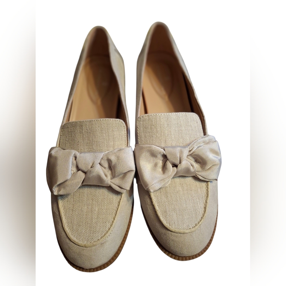 Bandolino Women’s Beige Loafers with Bow Flats Size 7.5